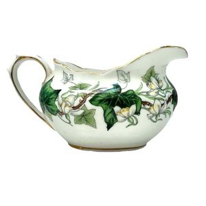 ROYAL ALBERT IVY LEA CREAMER